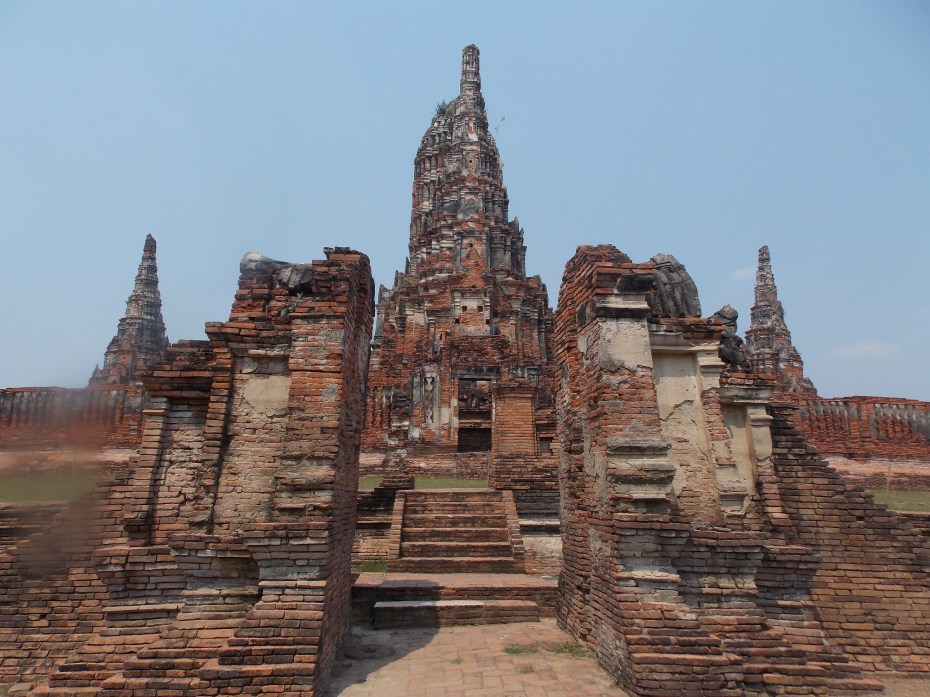 The ruins of Wat (temple) Chai Watthanatam