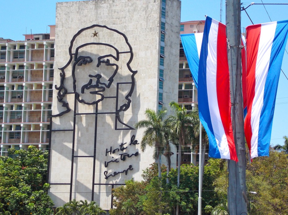 Che on the Department of the Interior building, at the Plaza of the Revolution